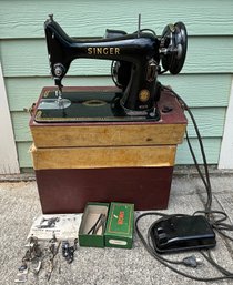 Vintage Singer Sewing Machine  Model K99 Like The Featherweight