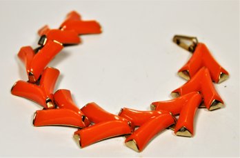 Gold Tone Link Bracelet Vintage 'V' Form Plastic  In Organge