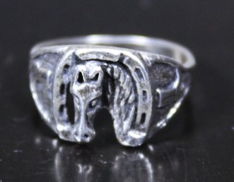 SMALL SIZE LADIES RING HORSE HEAD A HORSESHOE SIZE 5.25