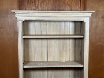 Weekend Project: A Bookcase Ready For A Redo