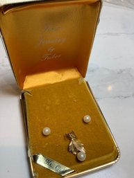 14K Gold Pearl Ear Rings And Pendant