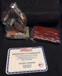 1992 Sports Impressions Roger Clemens Figurine 372/2950 - K