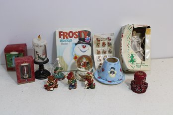Lot Of Fourteen Christmas Items