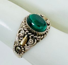 PRETTY STERLING SILVER MALACHITE RING