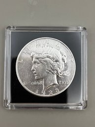 Beautiful 1923-S Silver Peace Dollar In Plastic Case