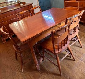 Beautiful Rock Maple Expandable Dining Room Table With 6 Chairs
