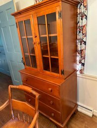 Rock Maple One Piece Hutch With 2 Glass Doors