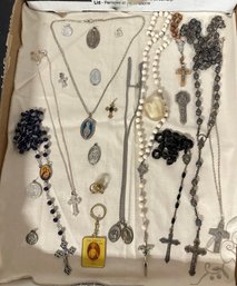 Nice Collection Lot Of Religious Key Chain, Long Chains With Pendants, Separate Single Pendants. LP / A4