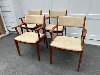 Set Of Four Danish Modern Chairs By Scandinavian Woodworking Company (See Description And Pics)