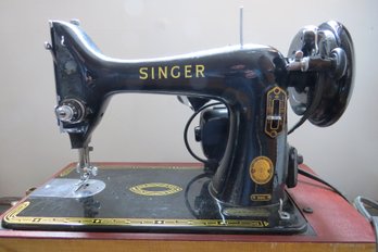 A Vintage Singer Portable Sewing Machine Model 99K With Case And Foot Pedal - Working