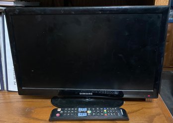 Small Samsung 18.5' Tv