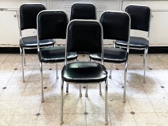 A Set Of 6 Vintage Mid Century Chrome And Vinyl Kitchen Chairs