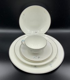 Lovely Vintage Royal Doulton China ~ Thistledown ~ 72 Pc Service For 12