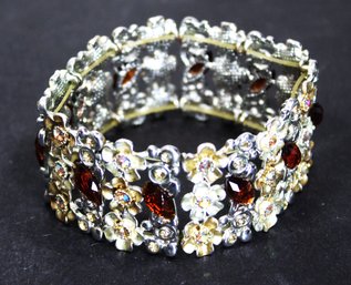 Fine Rhinestone Fancy Ladies Bracelet 7' Long