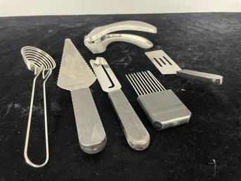 Pampered Chef Kitchen Tools Set