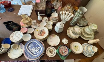 GROUPING OF LUNCHEON PLATES