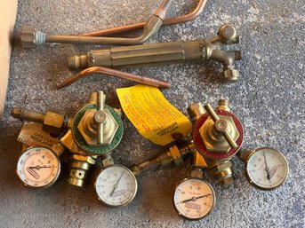 Oxygen & Pressure Regulators