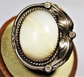 Vintage Large Native American Southwestern Ring Having Mother Of Pearl`size 6