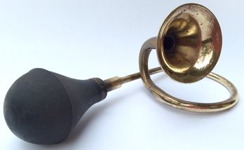 VINTAGE 9 INCH BRASS OOGA HORN: Rubber Squeeze Bulb, Car, Bicycle, Works!