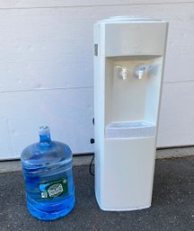 Oasis Hot/cold Water Cooler & Full Poland Spring Water Bottle