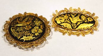 LOT OF TWO VINTAGE DAMASCENE BROOCHESE HAVING FILIGREE EXTERIORS