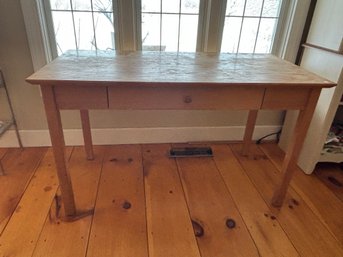 OAK ONE DRAWER TABLE