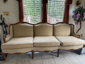 3 Cushion Thomasville Sofa Witth Wood Trim Beautiful Condition