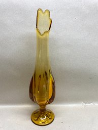 L.E. Smith Simplicity 6 Petal Swung  Art Glass Vase With Pedestal Base.