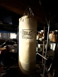 Like New Everlast 100Lb. Punching Bag With Professional Custom Heavy Bag Stand By Biltuff!