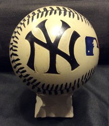 New York Yankees Novelty Baseball With Stand - M