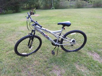 Adult Sized Pacific Evolution 10spd Mountain Bike Style Bicycle.