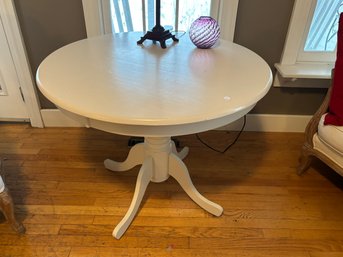 WHITE PAINTED OCCASIONAL TABLE