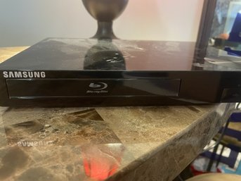 Samsung DVD Player With Remote