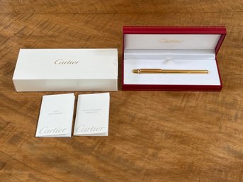 CARTIER MUST GOLD PLATED VERTICAL GODRON ROLLER BALL PEN IN ORIGINAL BOX