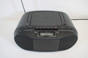 Portable AM / FM CD Player