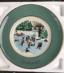 1975 Avon Christmas Plate 'skaters On The Pond' Made By Wedgewood, England