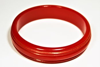 Vintage Ribbed Red Bakelite Bangle Bracelet