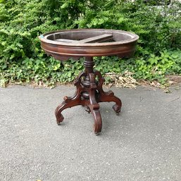 A Late 18th C Victorian Table Round Occasional Table 29Hx 29W