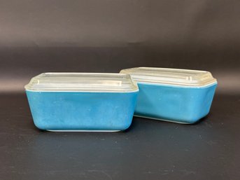 A Pair Of Vintage Pyrex Refrigerator Dishes