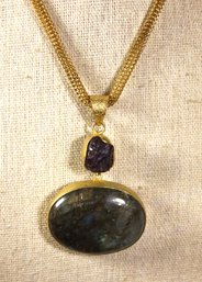 VERY FINE GOLD TONE NECKLACE HAVING LARGE LABRADORITE PENDANT