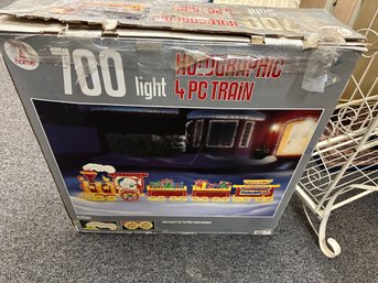 700 Light Holographic Train Set