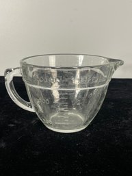 The Pampered Chef Glass Measuring Cup/bowl