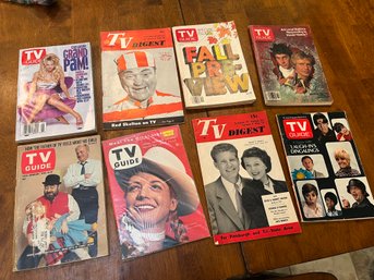 Vintage 1952 And Up Lot Of TV Guides - Red Skeleton - Starsky & Hutch - Goldie Hawn And More