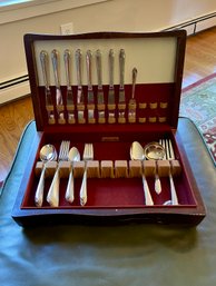 Vintage Wm. Rogers & Sons International Silver Co. Silverplate Flatware 'Exquisite' Service For 8, 45 PCS.