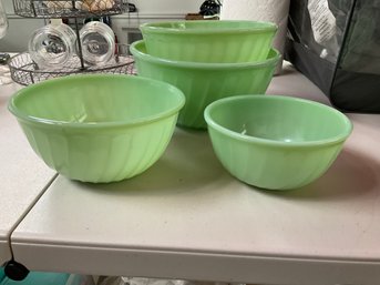 Set Of 4 Jadeite Swirl Mixing Bowls