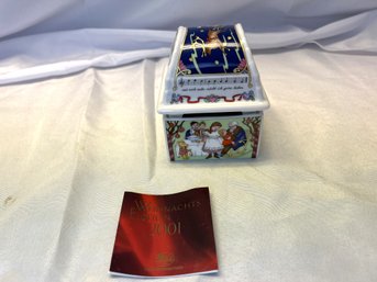 2001 Hutsenreuther Porcelain Christmas Box