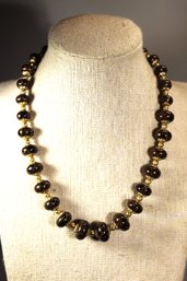 VINTAGE VENETIAN GLASS BLACK AND GOLD FLAKE ART GLASS BEADED NECKLACE 16'