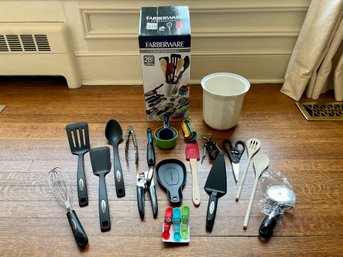 Farberware 28 Piece Kitchen Tool & Gadget Set With Utensil Holder, New In Box