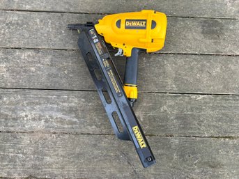 Dewalt D51822 Framing Nailer