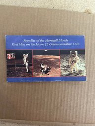 Nice 1989 Republic Of The Marshall Islands 5 Dollar First Man On The Moon Coin